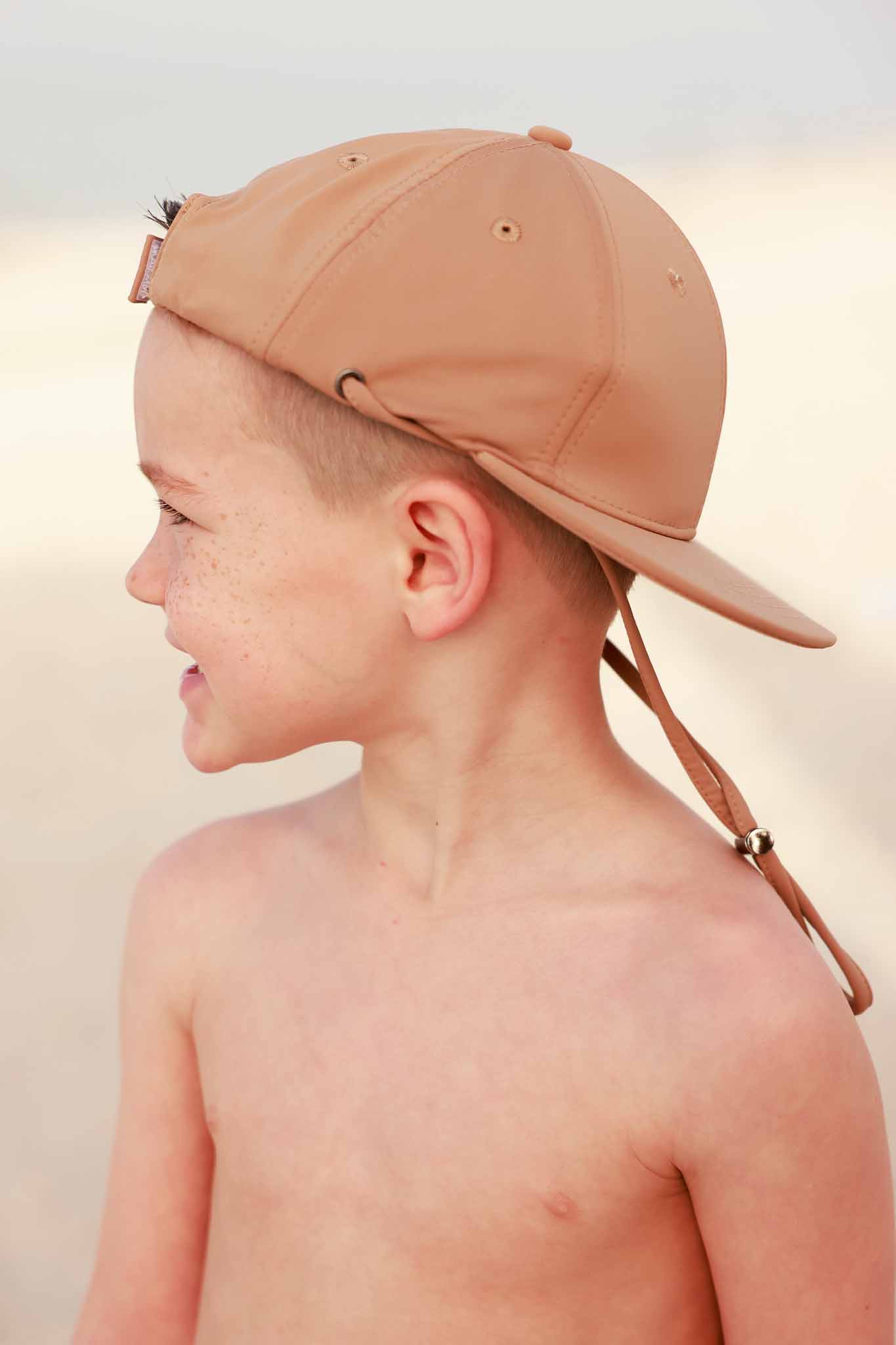 FARSWSURFHAT_sandymochaM