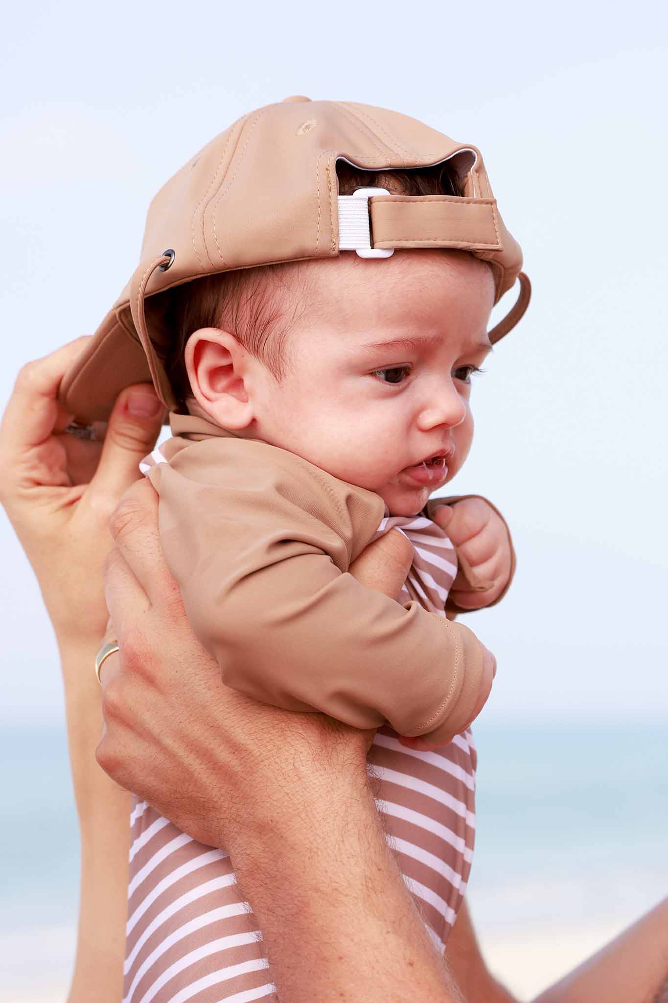 FARSWSURFHAT_sandymochaM